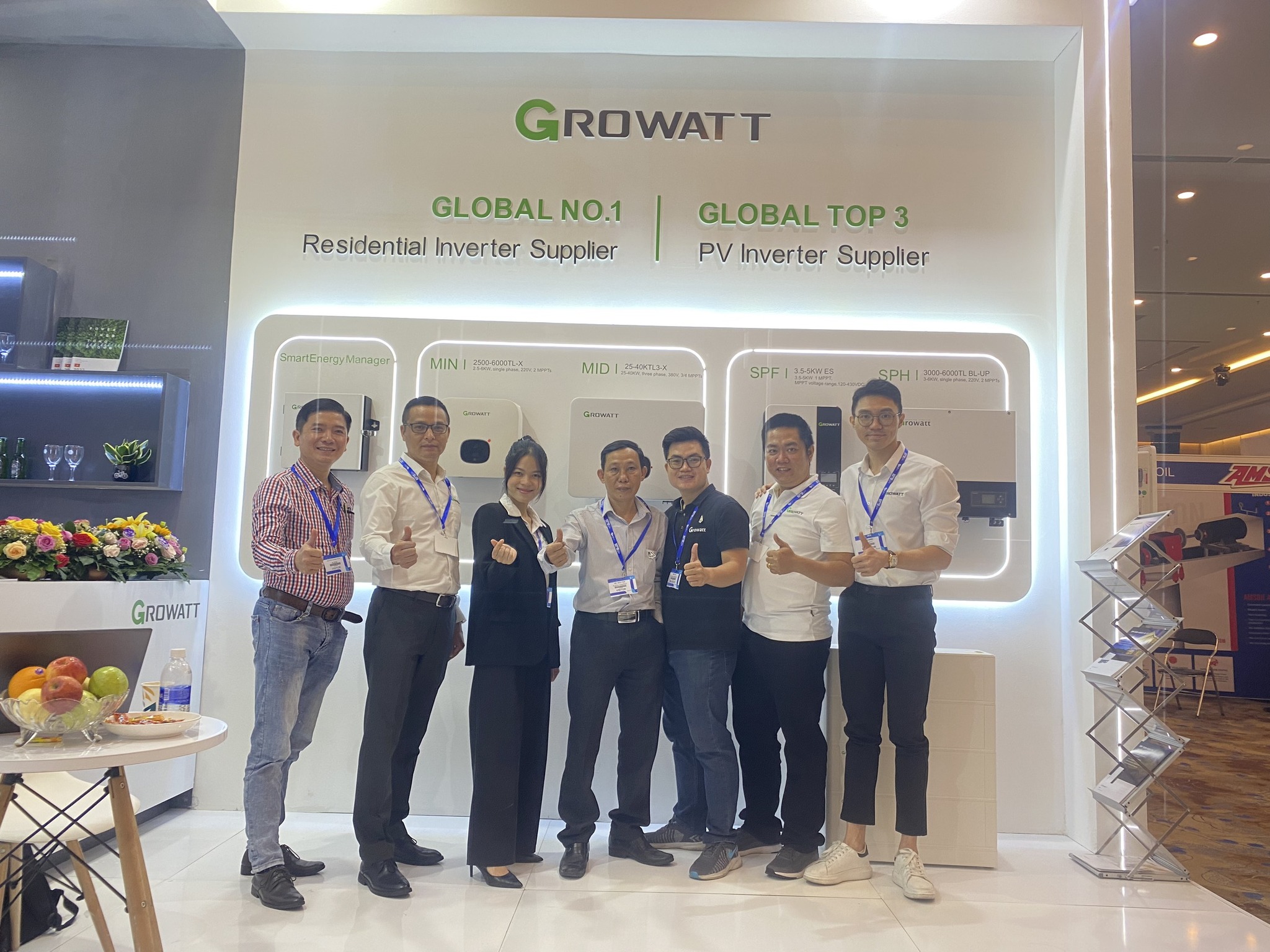 Team Alena Energy và Growatt tại Solar PV Show Vietnam 2022