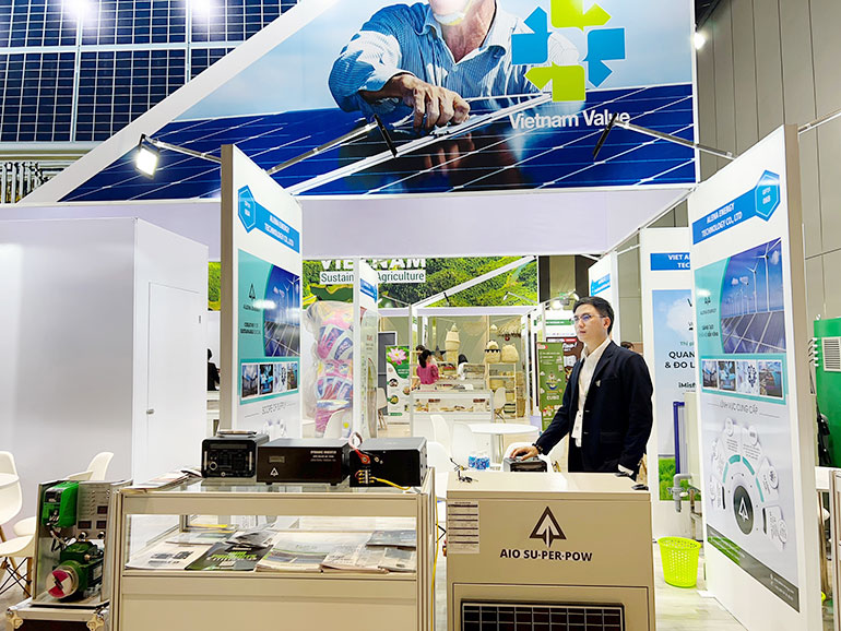 Gian hàng trưng bày sản phẩm và giải pháp Alena Energy và GECons tại Diễn đàn & Triển lãm Kinh tế xanh (GEFE) 2022 